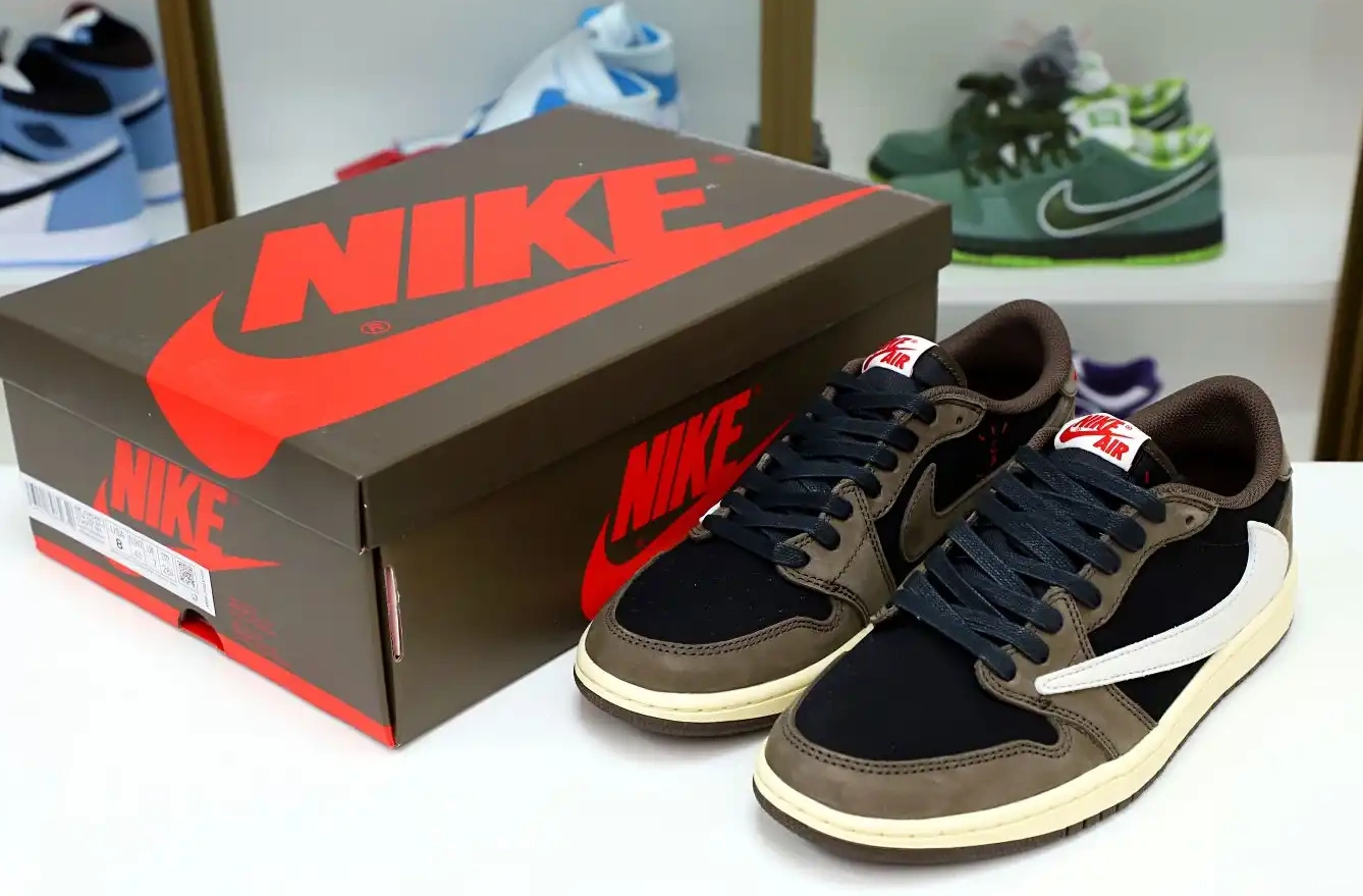 TS Travis 1mLow OG Air SP Scott Jordan Jordan x 0530